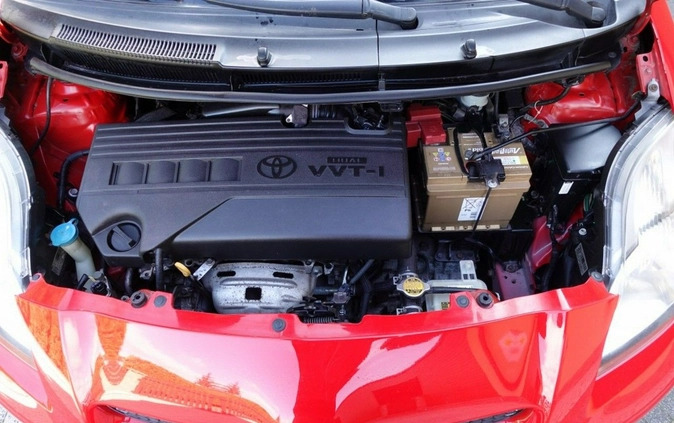 Toyota Yaris cena 19900 przebieg: 192000, rok produkcji 2010 z Pyrzyce małe 121